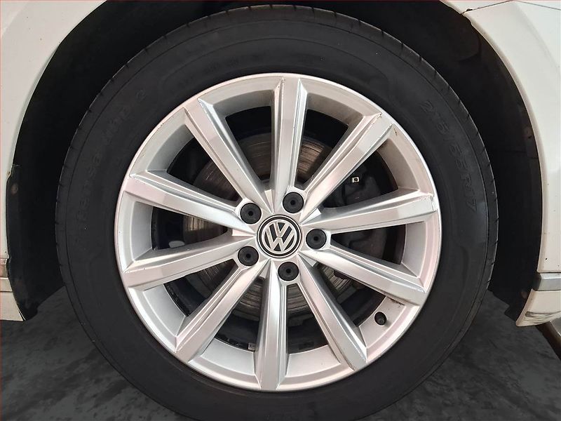 Volkswagen Passat (2017) Highline 2.0 TDI, Kůže - fotka 14 z 20