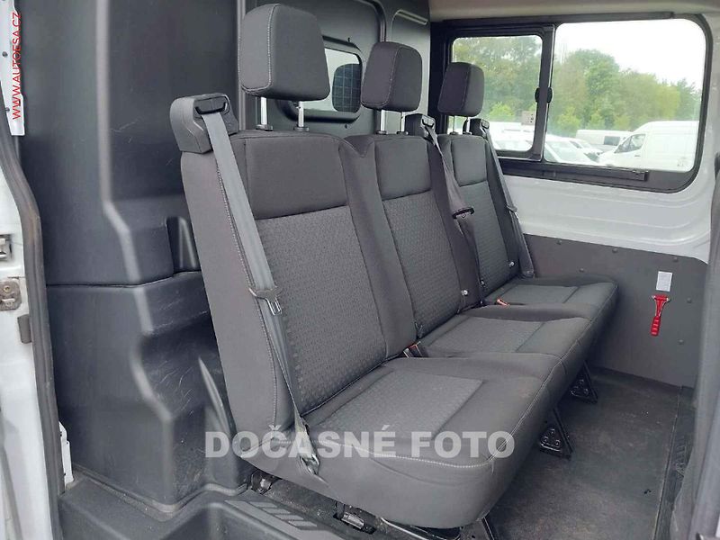 Ford Transit (2021) 2.0TDCi L3H2 6míst, Trend - fotka 13 z 15