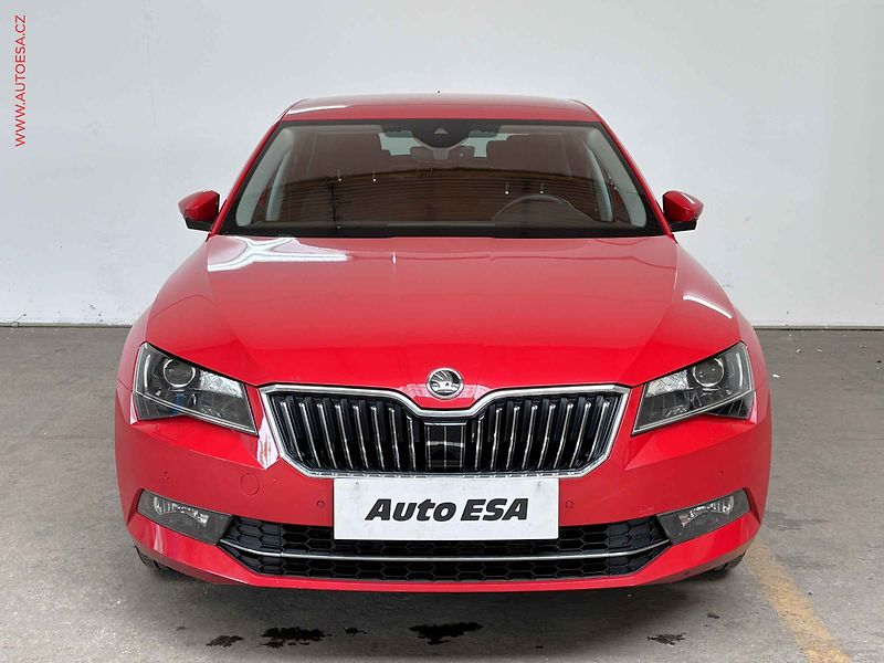 Škoda Superb (2018) 2.0 TDi, ČR, Ambition, xenon - fotka 2 z 19