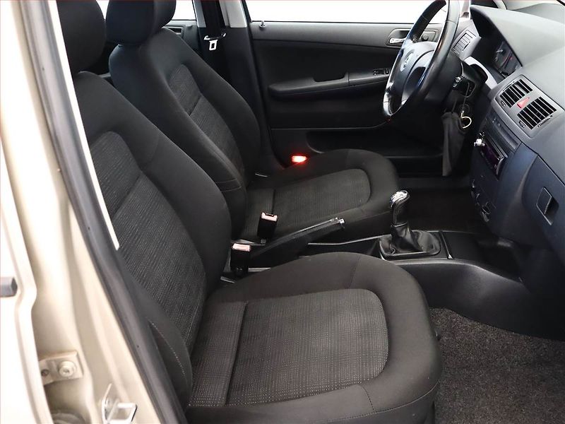 Škoda Fabia (2005) 1.2 12V, Klima, zamluveno - fotka 7 z 12