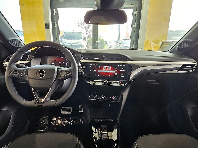 Opel Corsa Electric GS 156 k - fotka 6 z 28