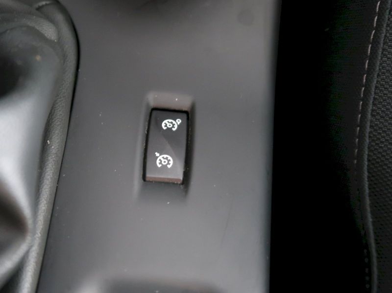 Renault Mégane (2011) 1.6i 74KW - fotka 23 z 27