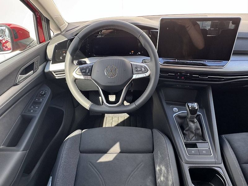 Volkswagen Golf (2026) Family 6G 1,5TSI - fotka 6 z 7