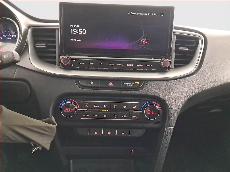 Kia Ceed (2023) Top 1.5 T-GDI - fotka 12 z 17