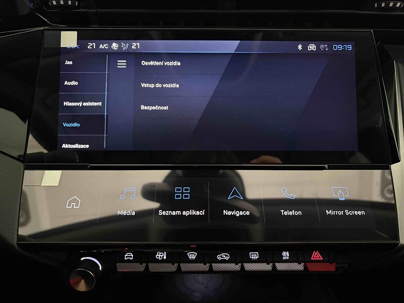 Peugeot 308 (2026) SW Allure 1.5 BlueHDi 130 EAT8 - fotka 31 z 43