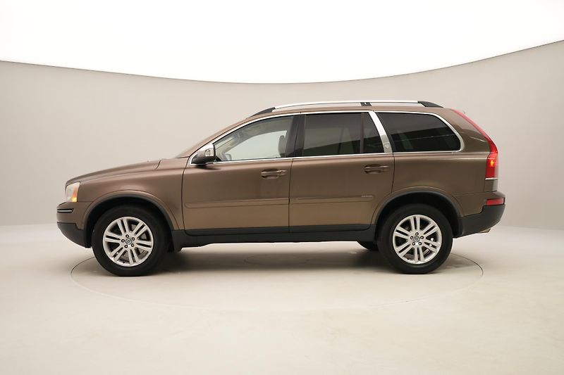 Volvo XC90 D5 AWD EXECUTIVE AUT CZ 7míst - fotka 9 z 37