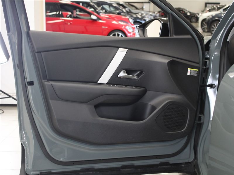 Citroën C4 1,2 PT 96kW AT MAX Facelift - fotka 20 z 26