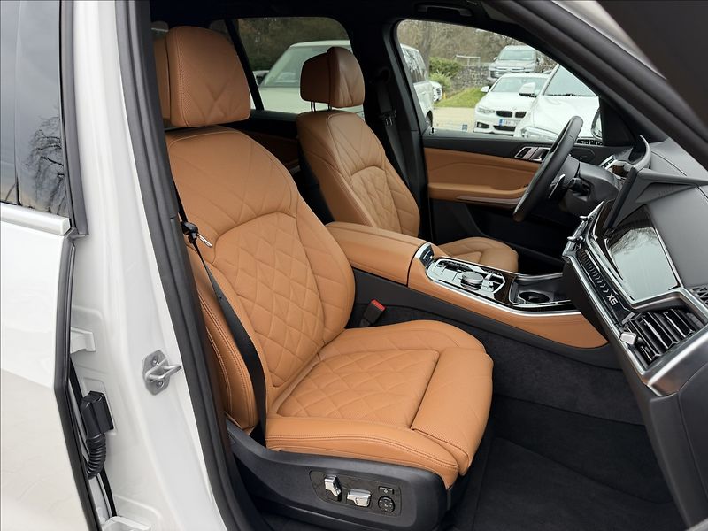 BMW X5 30d Msport Xdrive - fotka 10 z 36