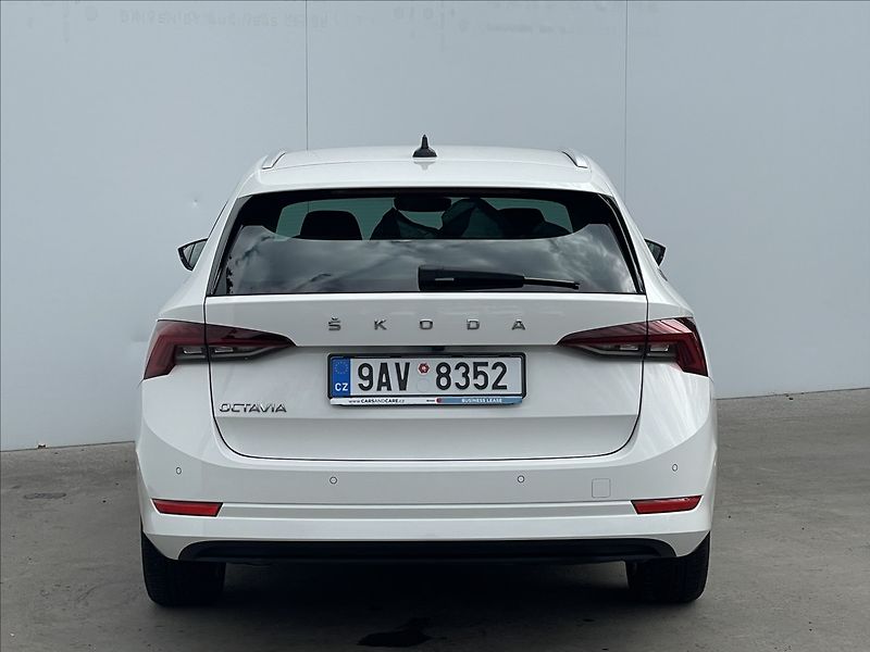 Škoda Octavia 2,0 TDI DSG Style Plus TZ+ACC - fotka 23 z 23