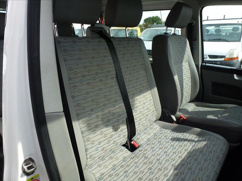 Volkswagen Transporter 2,0 TDI 9míst - fotka 30 z 46