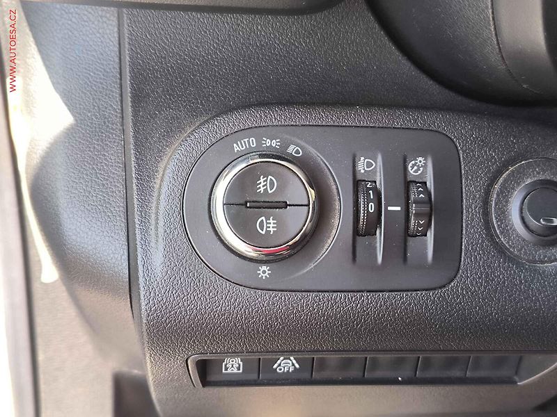 Opel Combo (2022) 1.5 CDTi, 2.maj,ČR, Elegance - fotka 15 z 19