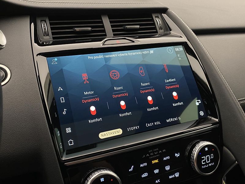 Jaguar E-Pace P250 R-DYNAMIC SE  REZERVACE - fotka 39 z 44