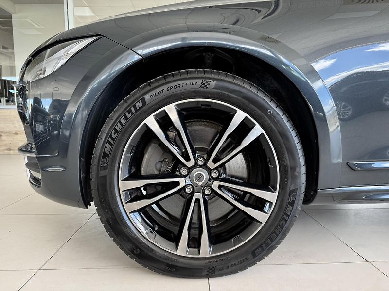 Volvo V90 CC*D5 173kW*AWD*KeyLess*Tažné - fotka 33 z 34