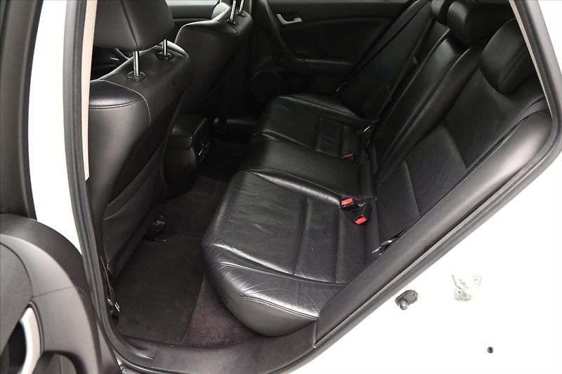 Honda Accord 2,2 i-DTEC 110kW Manuál - fotka 14 z 30