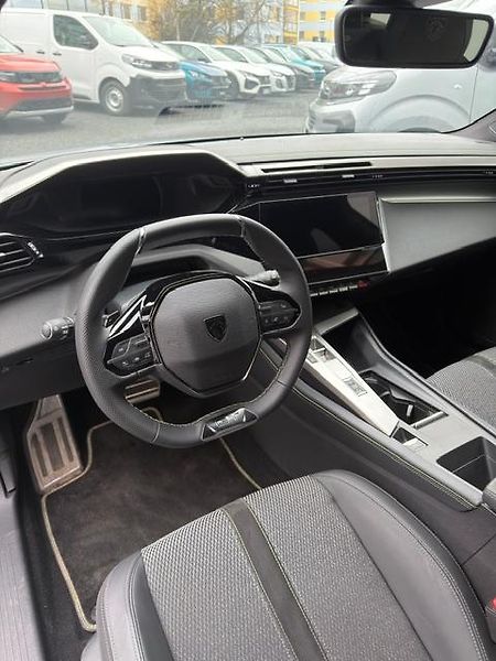 Peugeot 308 (2025) SW GT Hybrid 145 e-DCS6 - fotka 3 z 7