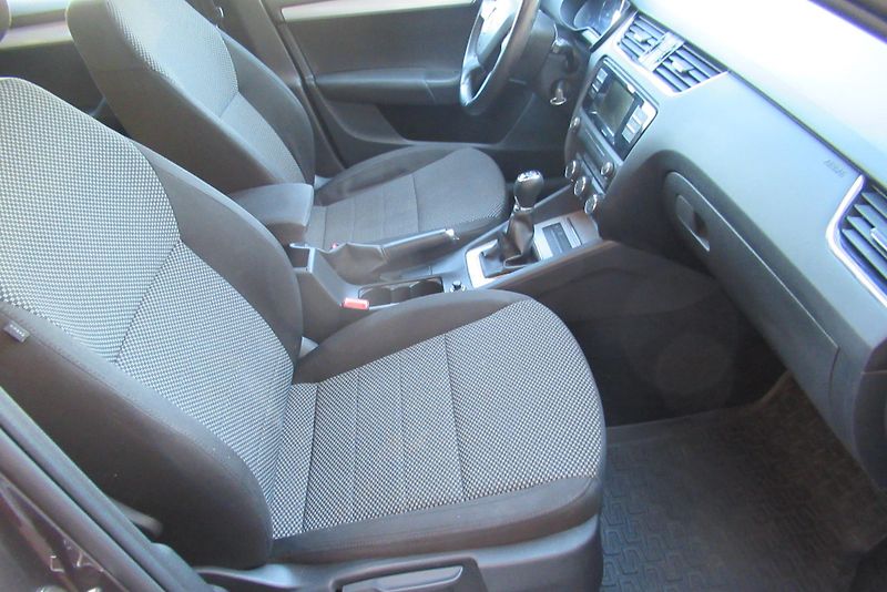 Škoda Octavia 1.6 TDI 4x4 KLIMA TAŽNÉ ČR - fotka 14 z 20