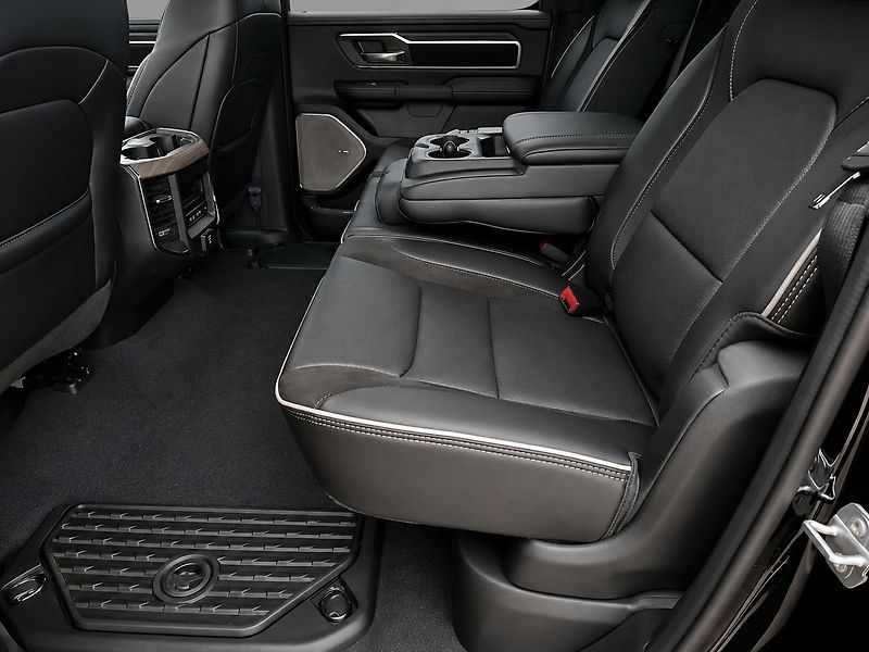 Dodge RAM (2026) Laramie Premium 2026 V8 - fotka 9 z 9