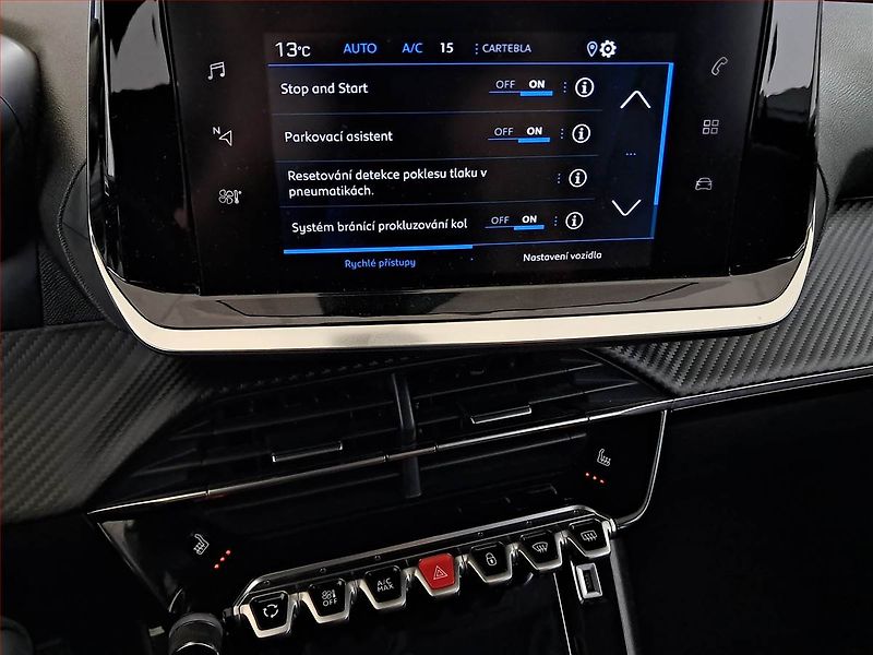 Peugeot 2008 (2022) 1.2 PureTech, ČR,1.maj - fotka 12 z 17