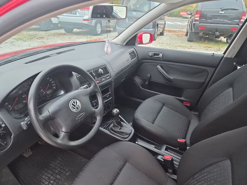 Volkswagen Golf 1,4 16V - fotka 9 z 10