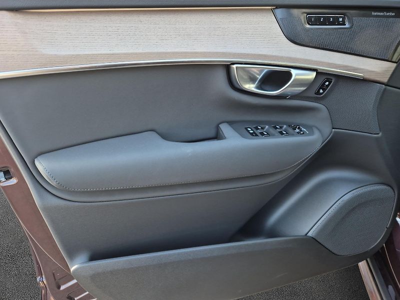Volvo XC90 T8 Ultra Dark #VZDUCH - fotka 15 z 15