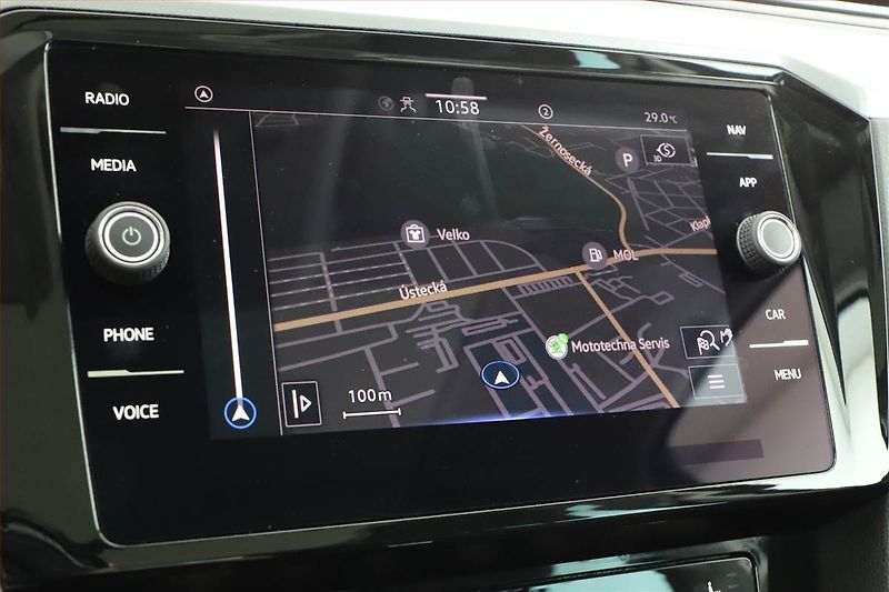 Volkswagen Passat (2022) 2.0 TDI, Automat, Navi - fotka 17 z 25