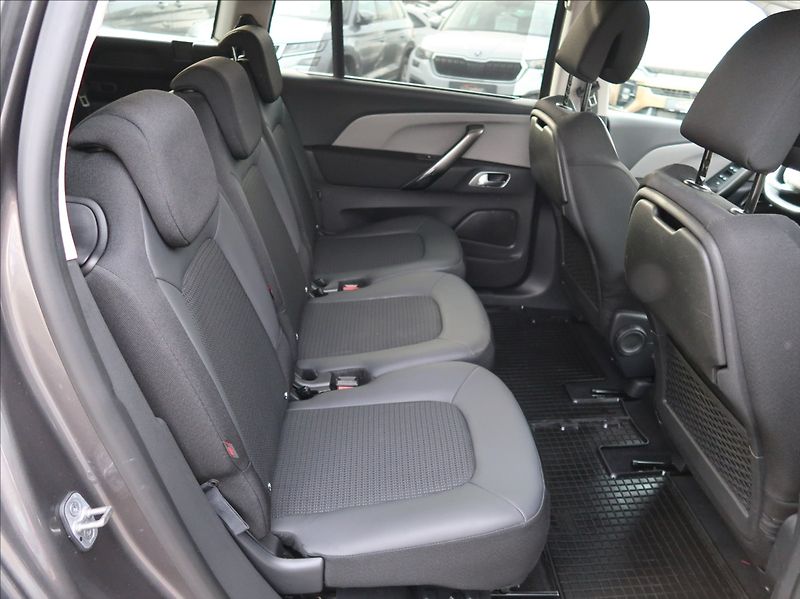 Citroën Grand C4 SpaceTourer 2,0 BHDi,120kW,1majČR,7míst - fotka 22 z 33