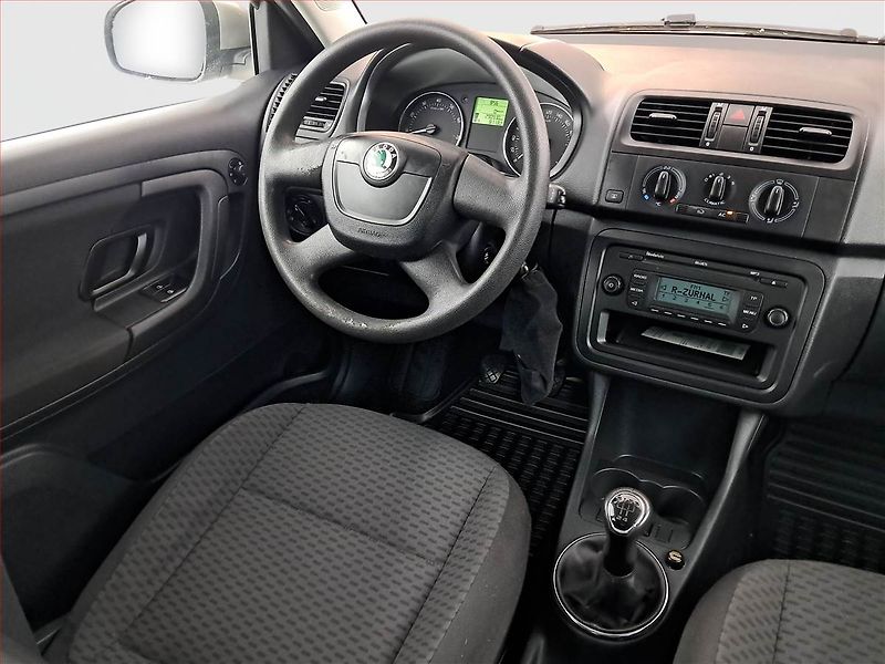 Škoda Fabia (2010) 1.2 TSI, Tažné, Klima - fotka 7 z 13