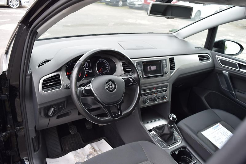 Volkswagen Golf Sportsvan (2016) 1.4TSI 92kw CLBMT TAŽNÉ NAVI  - fotka 21 z 50