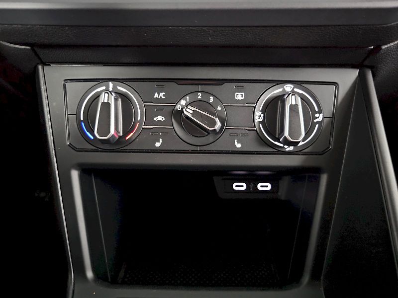 Volkswagen Taigo (2023) 1.0 TSI 70kW LIFE Plus - fotka 25 z 29