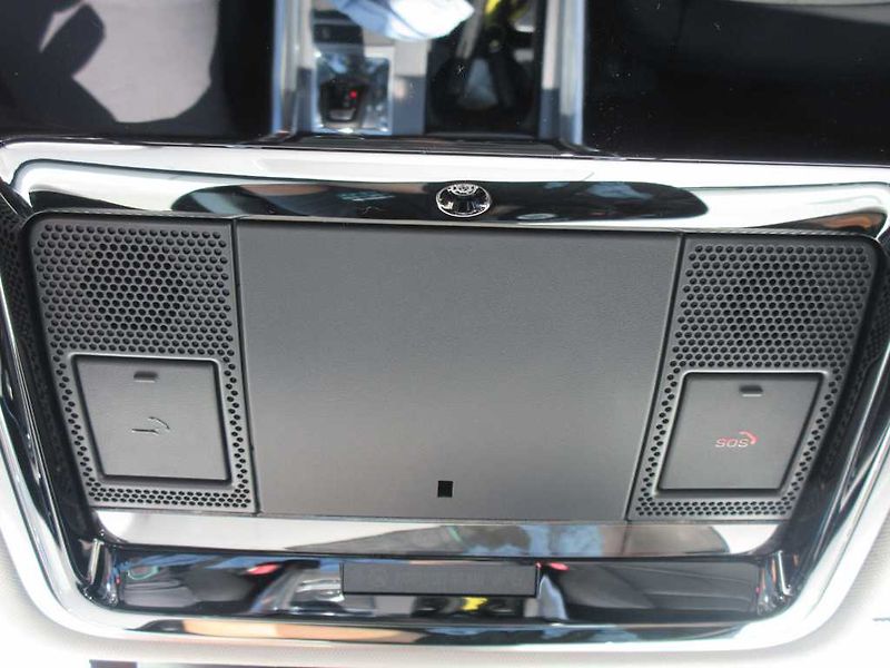Land Rover Range Rover Sport 3,0 SDV6 HSE D250 4x4 aut. - fotka 37 z 46