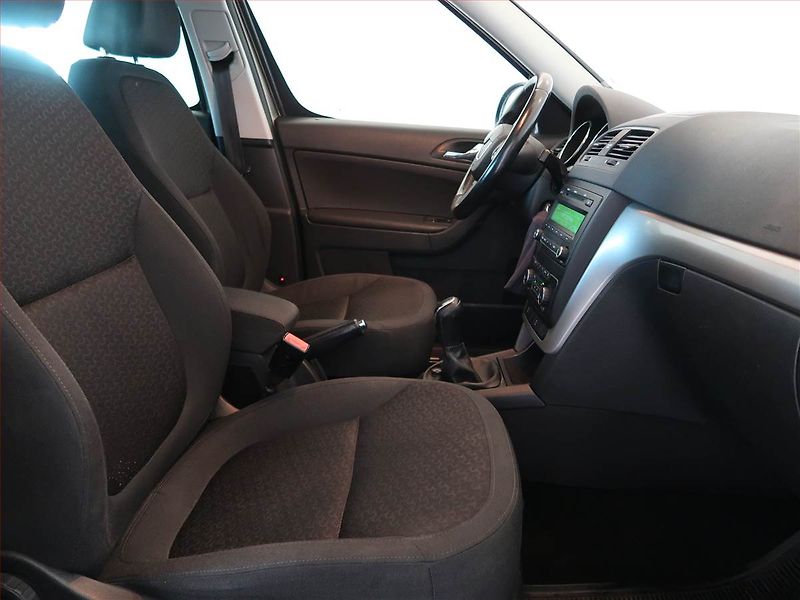 Škoda Yeti (2011) 2.0 TDI, Serv.kniha, Tempomat - fotka 9 z 12