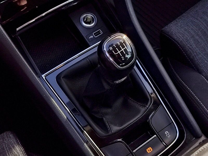 Škoda Karoq (2019) Style 1,6 Tdi 85 Kw - fotka 20 z 34