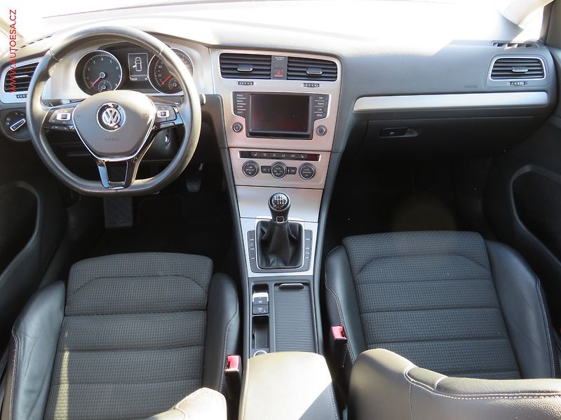 Volkswagen Golf (2016) 1.4TSi, R-line, navi - fotka 8 z 27