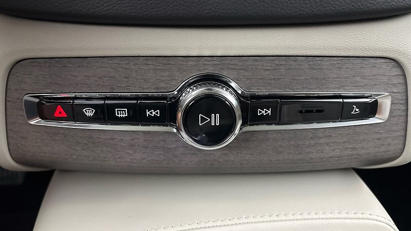 Volvo XC90 2.0 B5 AUT AWD Inscription - fotka 13 z 33