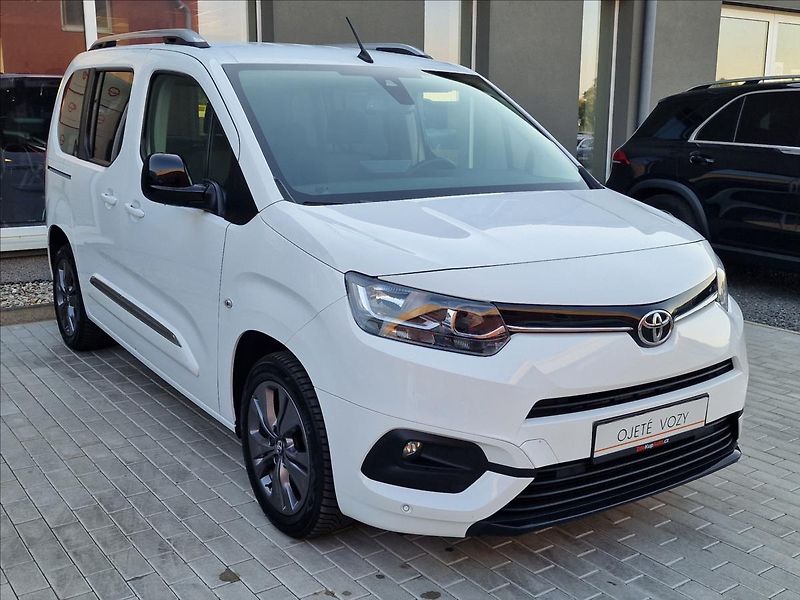 Toyota ProAce City 1.5 D-4D 130k L1 Family - fotka 3 z 49