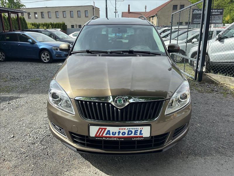 Škoda Roomster 1,2 TSi  Vyhřev,Senzory,ALU - fotka 9 z 50