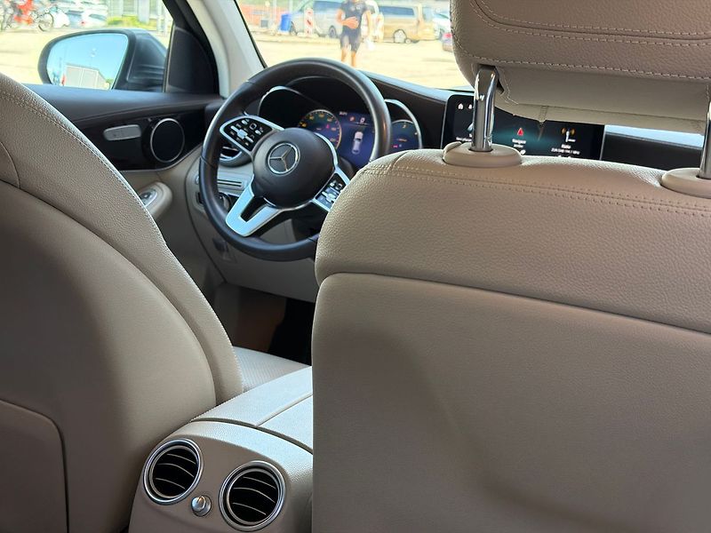 Mercedes-Benz GLC 220d 4MATIC - fotka 27 z 38