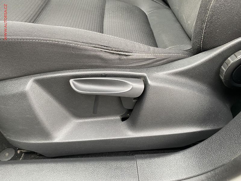 Volkswagen Tiguan (2010) 2.0 TSi 4x4, Team, bixen - fotka 14 z 16