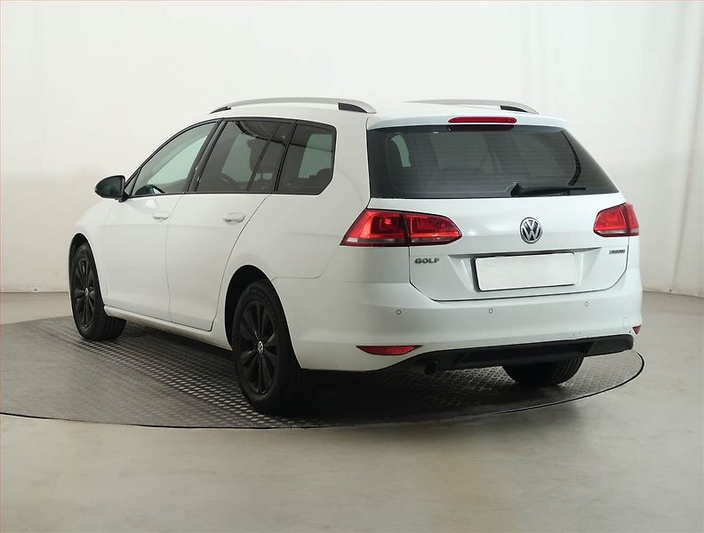 Volkswagen Golf (2016) 1.6 TDI, Serv.kniha, Xenony - fotka 4 z 13