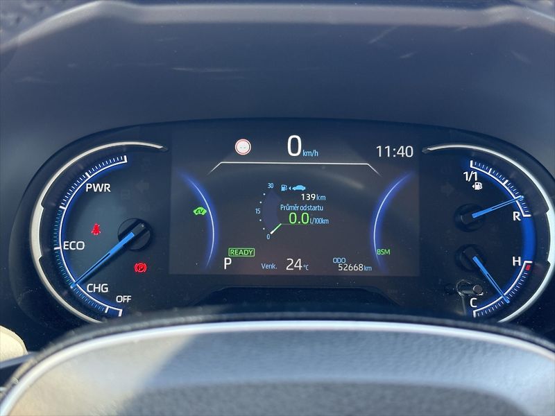 Toyota RAV4 2,5 Executive, 4x4, Hybrid - fotka 11 z 22