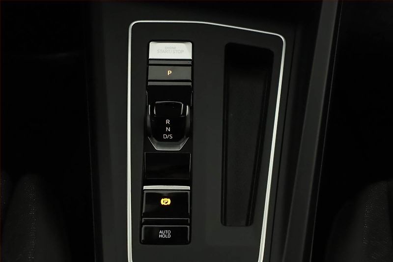 Volkswagen Golf (2023) Life 2.0 TDI, Automat - fotka 10 z 20