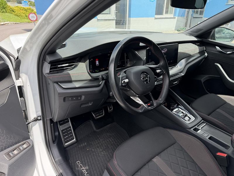 Škoda Octavia Kombi RS HYBRID 180kW aut.  - fotka 11 z 23