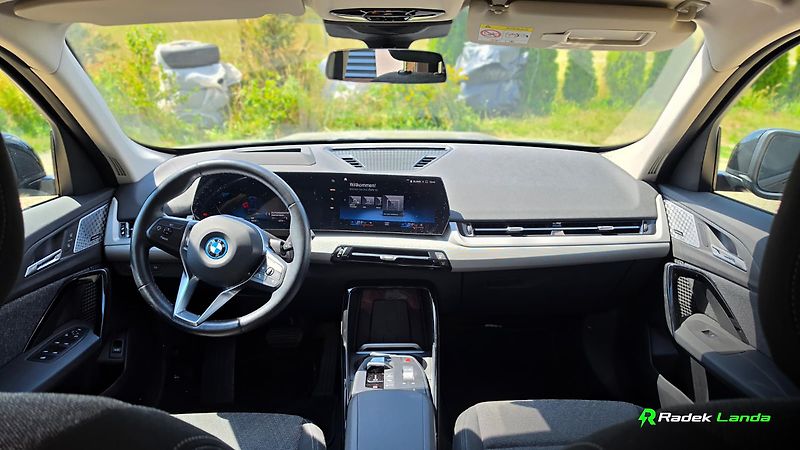 BMW iX1 (2023) xDrive30 | SOH BMS 99 % - fotka 7 z 9