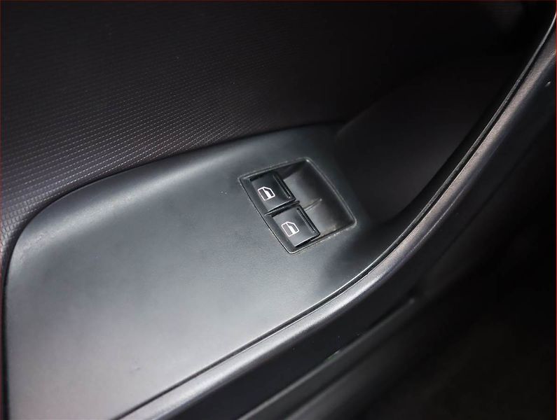 Seat Ibiza (2009) 1.4 16V, nová STK, dobrý stav - fotka 13 z 14