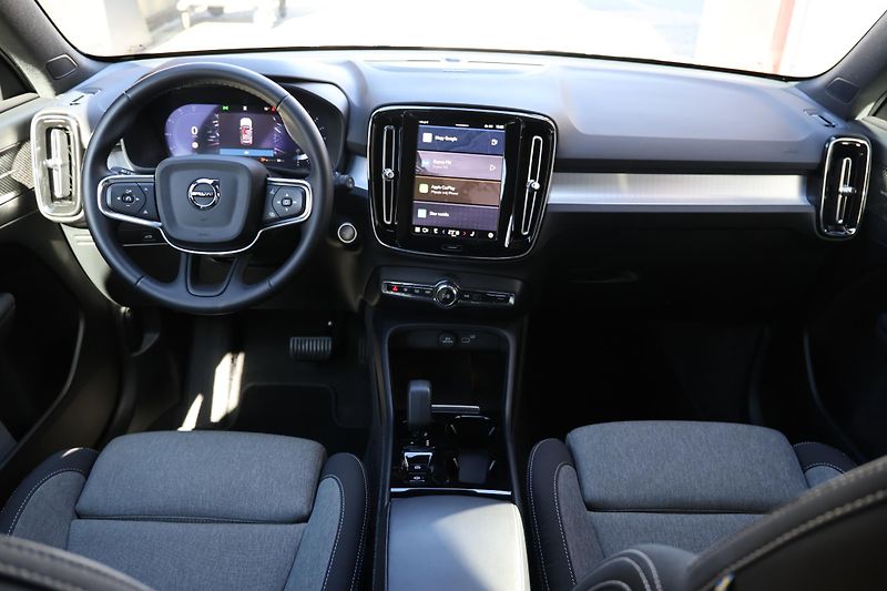Volvo XC40 (2024) Plus, B3 Mild hybrid, Benzín,  - fotka 11 z 20