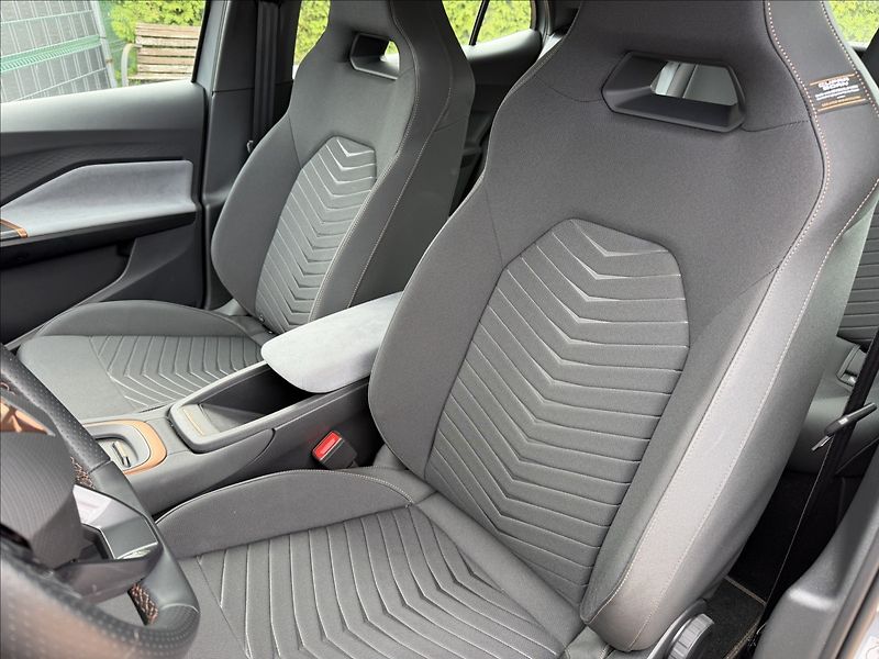 Cupra Born 150 kW 58 kWh - fotka 18 z 24