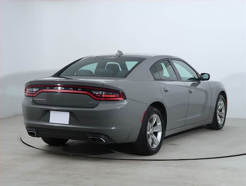 Dodge Charger (2017) 3.6 V6 - fotka 5 z 19