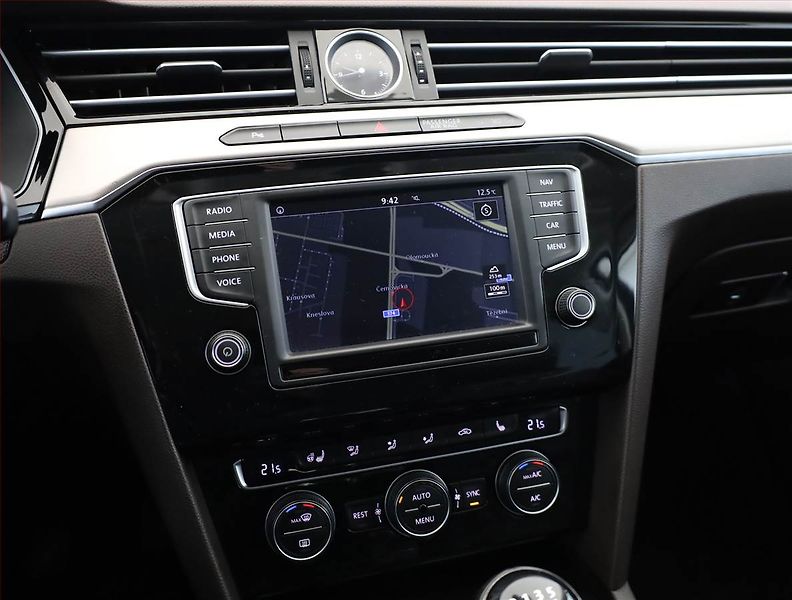 Volkswagen Passat (2016) 2.0 TDI, Kůže, Navi, Tempomat - fotka 10 z 19