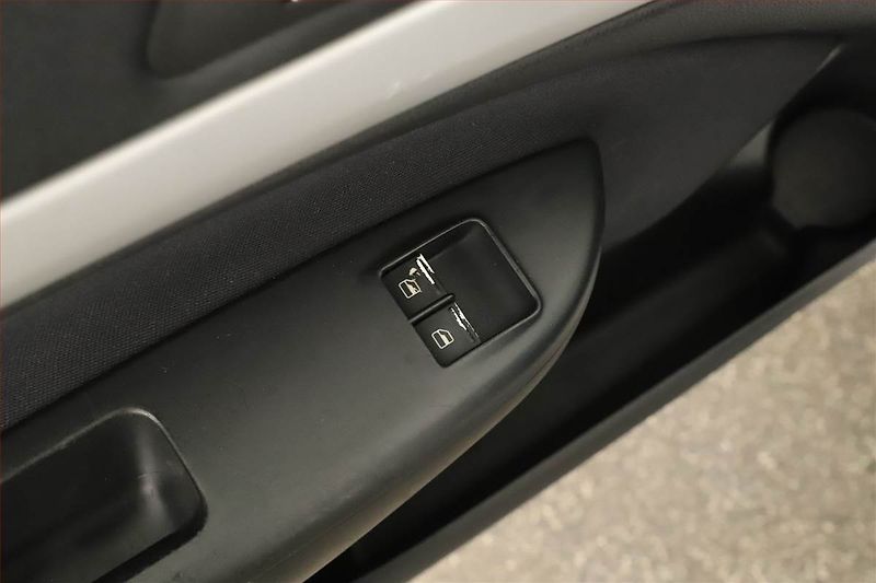 Škoda Octavia (2005) 1.6, jezdí výborně - fotka 12 z 14