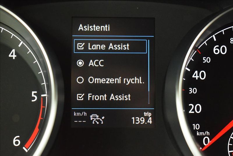 Volkswagen Touran 2,0 TDi, 7-míst,DSG,NAVI,KŮŽE, - fotka 35 z 41